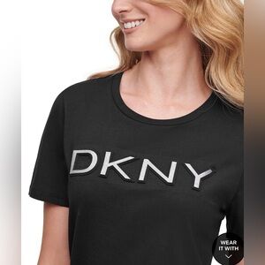 COPY - DKNY
Glitter Logo T-Shirt